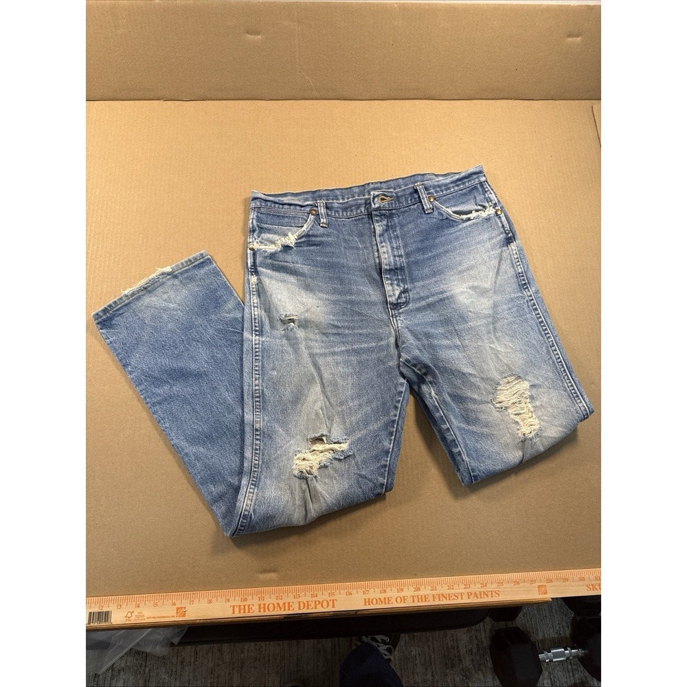 Wrangler Mens Blue Denim Jeans Straight Leg Distressed Ripped 38x32 Rodeo Cowboy
